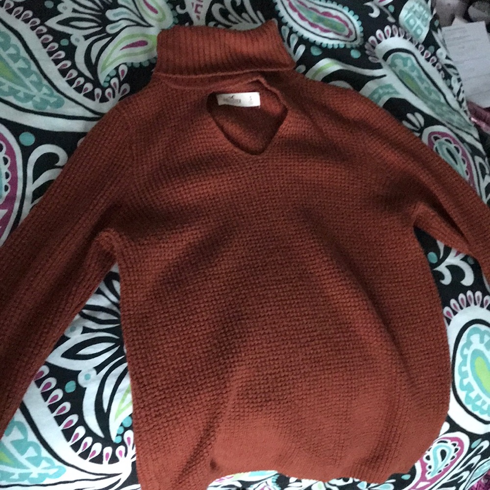 Hollister Keyhole sweater